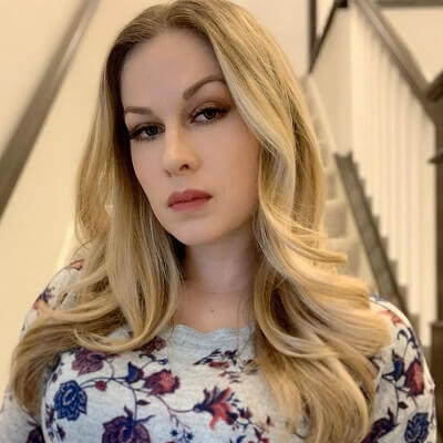 Nikki Baker