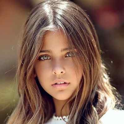 Leah Rose Clements - Bio, Age, Net Worth, Height, Single, Facts
