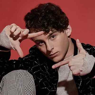 Wyatt Oleff