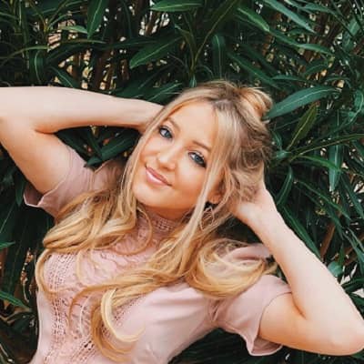 Ashlynn SevenSuper Girls