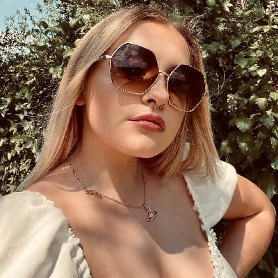 Mia Jeal
