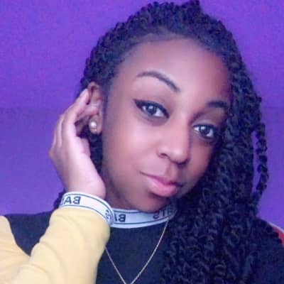 Jasmine CoupleReacts