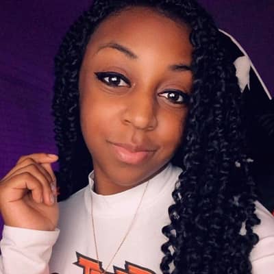 Jasmine CoupleReacts