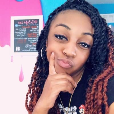 Jasmine CoupleReacts