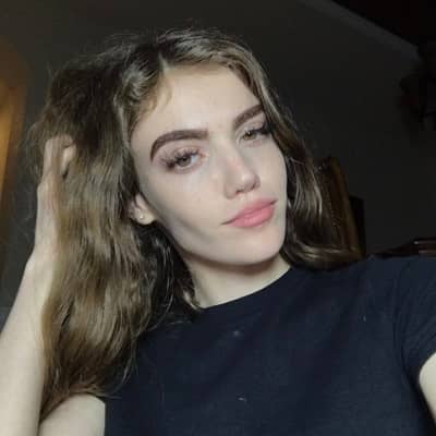 Keelee Breeze Van Winkle