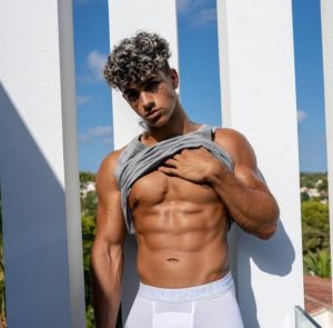 Sepanta Arya - Bio, Net Worth, Height, Single, Nationality, Facts