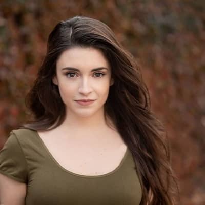 Daniela Bobadilla - Bio, Age, Net Worth, Single, Facts, Career
