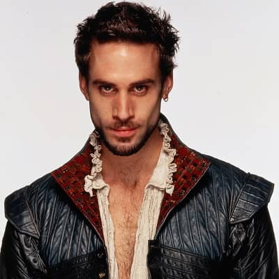 Joseph Fiennes