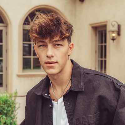 Tayler Holder