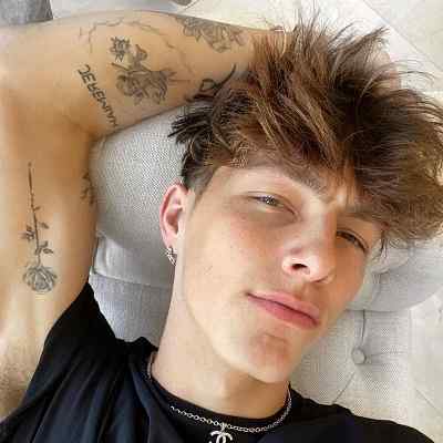 Tayler Holder