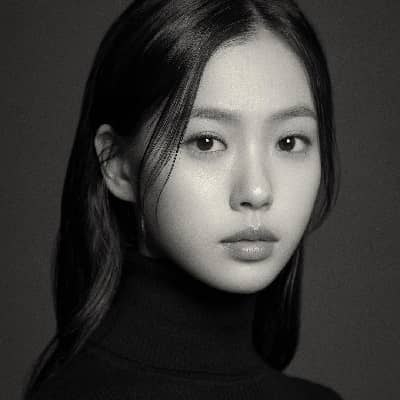 Go Min-si