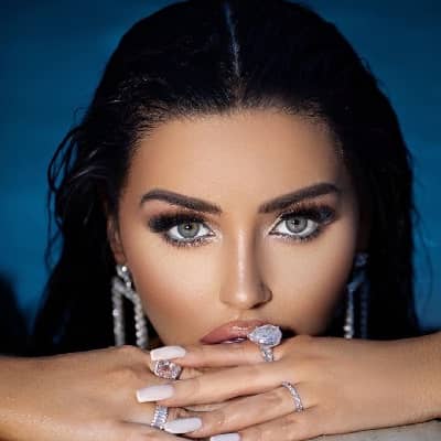 Abigail Ratchford - Bio, Height, Single, Net Worth, Career, Facts