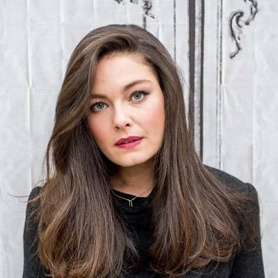 Alexa Davalos