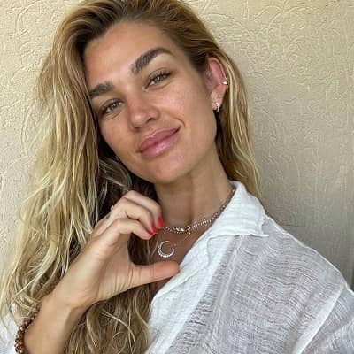 Shayna Taylor