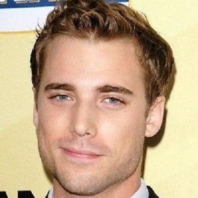 Dustin Milligan