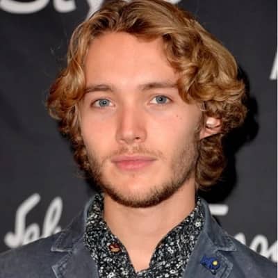 Toby Regbo