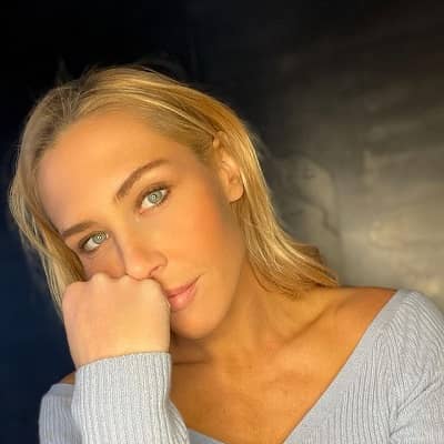 Alexandra Long
