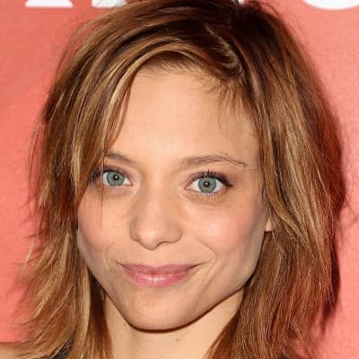 Lizzie Brocheré - Bio, Age, Net Worth, Single, Nationality, Facts