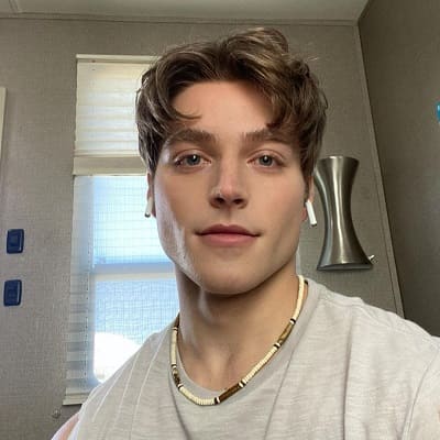Froy Gutierrez
