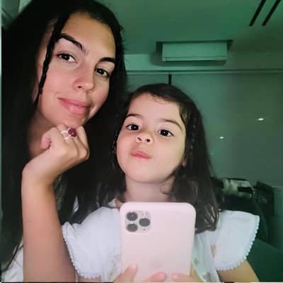 Eva Maria Dos Santos