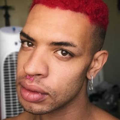 Yvie Oddly