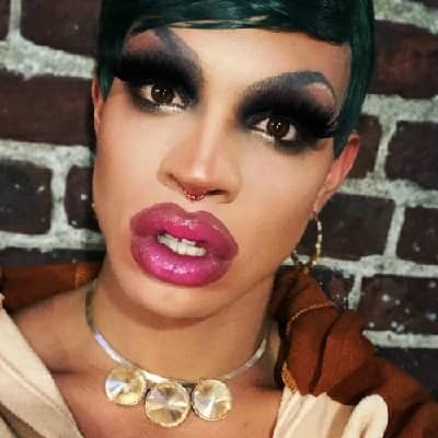 Yvie Oddly