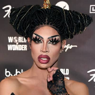 Yvie Oddly