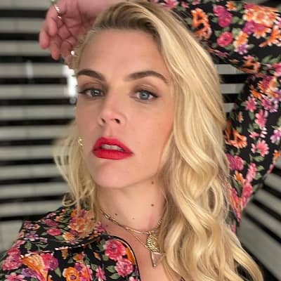 Busy Philipps - Age, Net Worth, Height, Bio, Career, Single, Facts