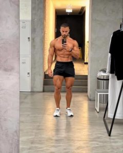 Mike Thurston - Age, Net Worth, Height, Bio, Career, Single, Facts