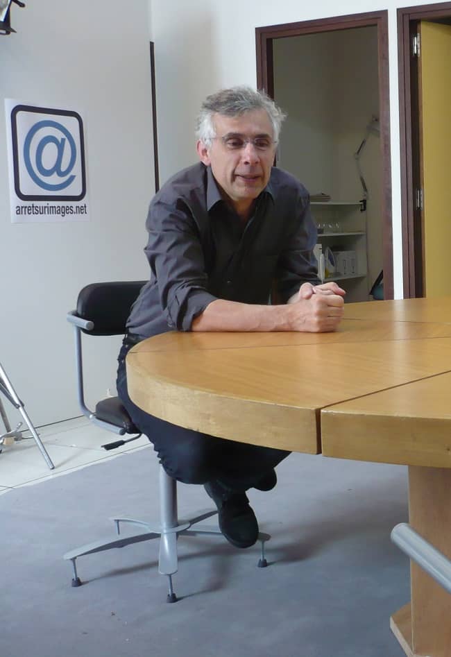 Daniel Schneidermann posing for a photo (Source Wikipedia)