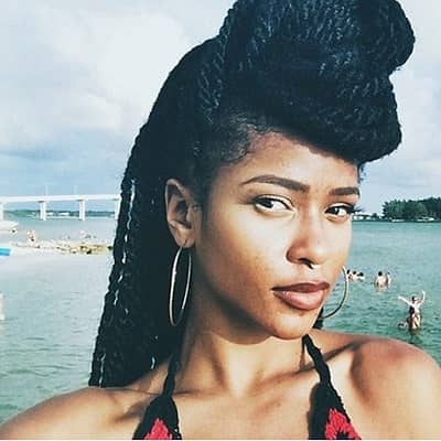 Simone Battle