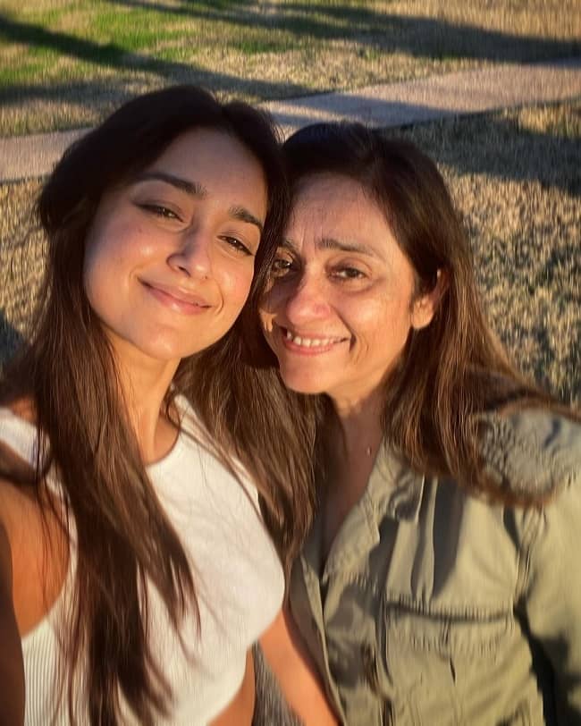 Ileana D'Cruz mother