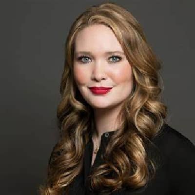 Sarah J Maas