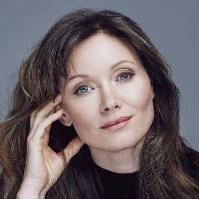 Essie Davis - Bio, Career, Age, Net Worth, Height, Facts