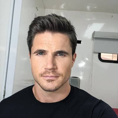 Robbie Amell