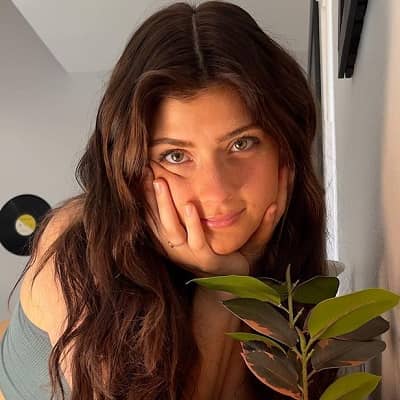 Faith Ordway - Bio, Age, Career, Height, Net Worth, Facts