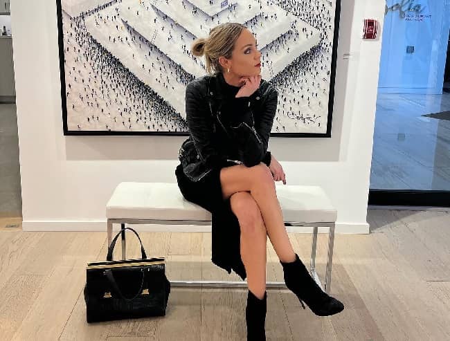 Laura Vandervoort posing for a photo (Source Instagram)