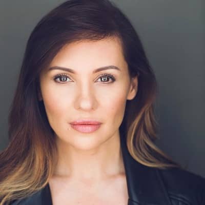 Anya Garnis