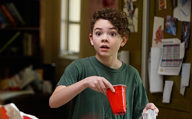 Hannah Alligood during her shoot (Source ew)