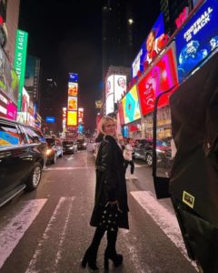 Barbara Alyn Woods - Bio, Age, Height, Net Worth, Facts