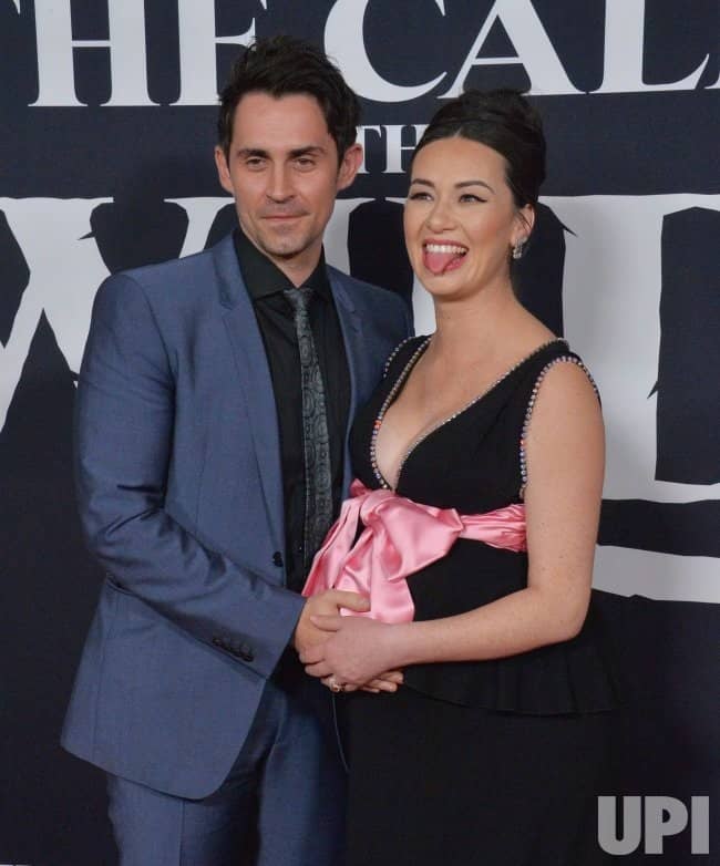 Cara Gee with her husband (Source UPI)