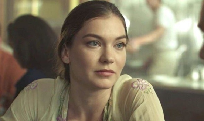 Hannah Gross during her shoot (Source Pinterest)