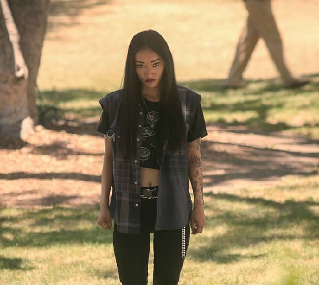 Alice Hewkin during her shoot (Source IMDb)