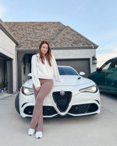 Kelley Lorraine - Bio, Age, Height, Net Worth, Facts, Nationality