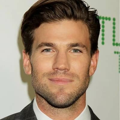 Austin Stowell