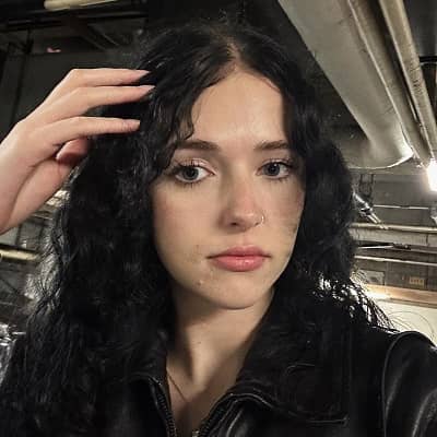 Holly Laing