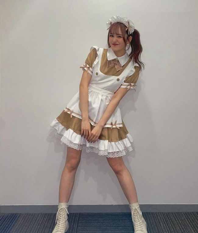 Runa Natsui posing for a photo (Source Instagram)